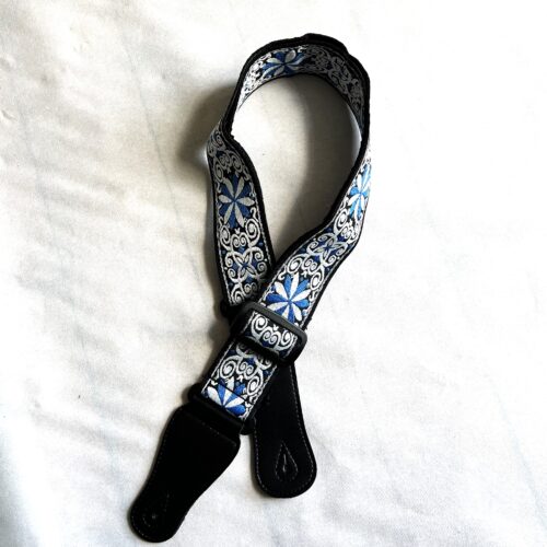 Blue and white embroidered hurdy-gurdy belt